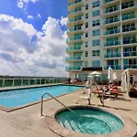 Coconut Grove 2 Bedroom Apartment Amazing Views Includes Parking